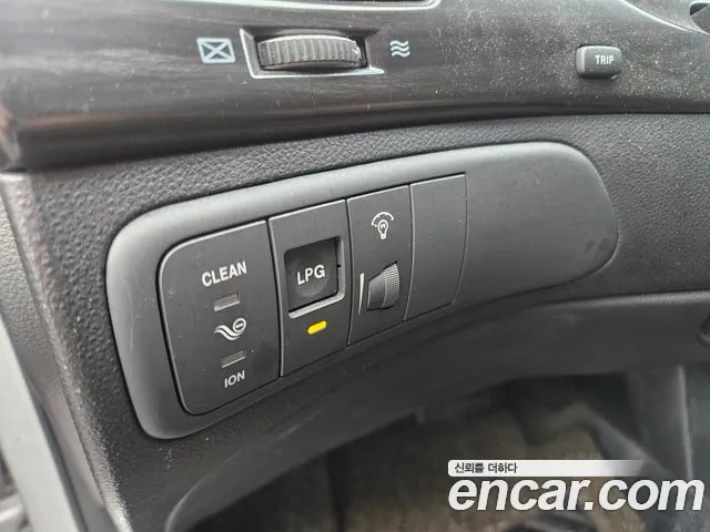 Kia Lotze 2010 thumb 4