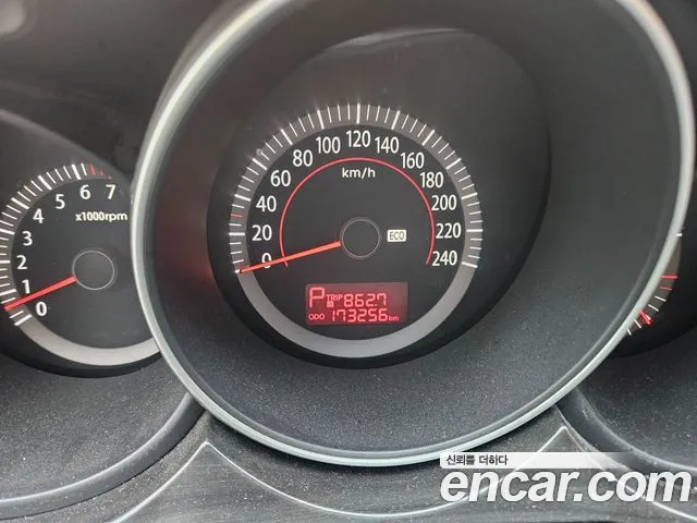 Kia Lotze 2010 thumb 9