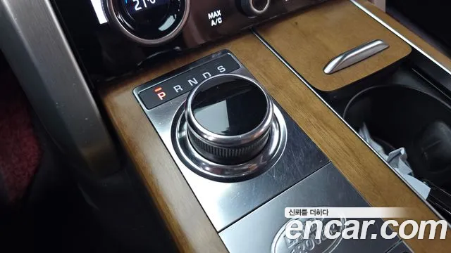 Land Rover Range Rover 2018 thumb 12