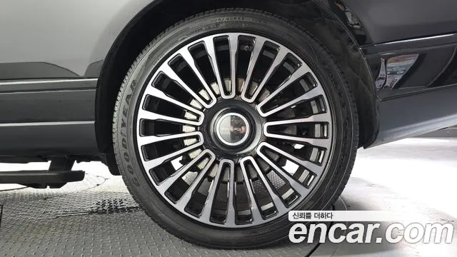 Land Rover Range Rover 2018 thumb 11