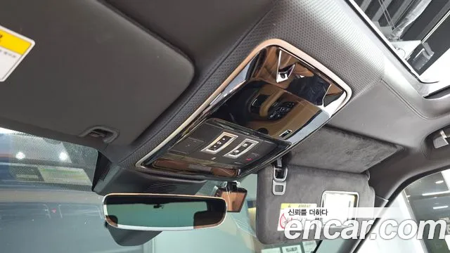 Land Rover Range Rover 2018 thumb 5
