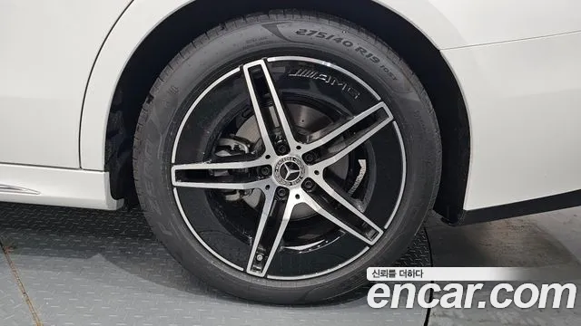 Mercedes-Benz E-Class 2026 thumb 6