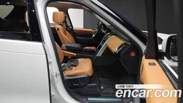 Land Rover Discovery 2019 thumb 4