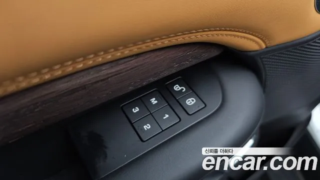 Land Rover Discovery 2019 thumb 2