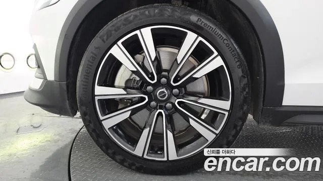 Volvo V60 Cross Country 2024 thumb 8