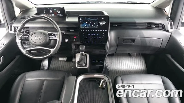 Hyundai Staria 2023 thumb 9