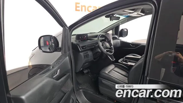 Hyundai Staria 2023 thumb 12