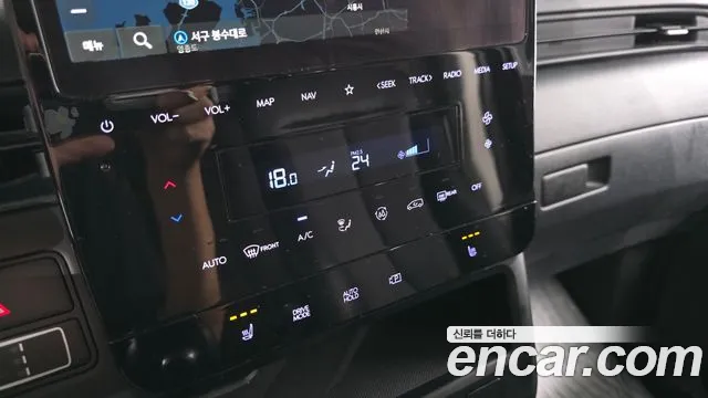 Hyundai Staria 2023 thumb 5