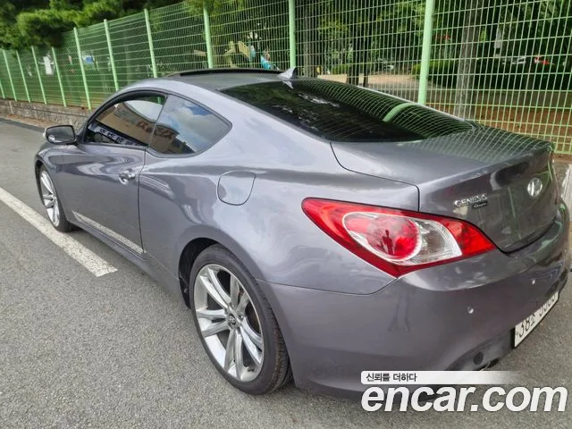 Hyundai Genesis 2011 thumb 4
