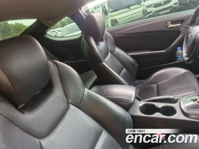 Hyundai Genesis 2011 thumb 8