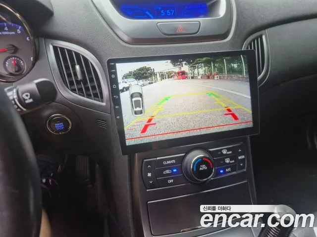 Hyundai Genesis 2011 thumb 6