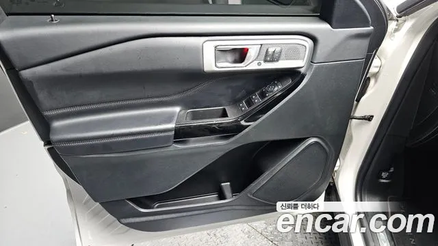 Ford Explorer 2022 thumb 7