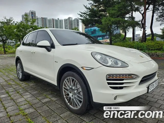 Porsche Cayenne 2011 thumb 7