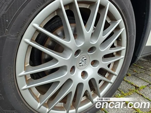 Porsche Cayenne 2011 thumb 5