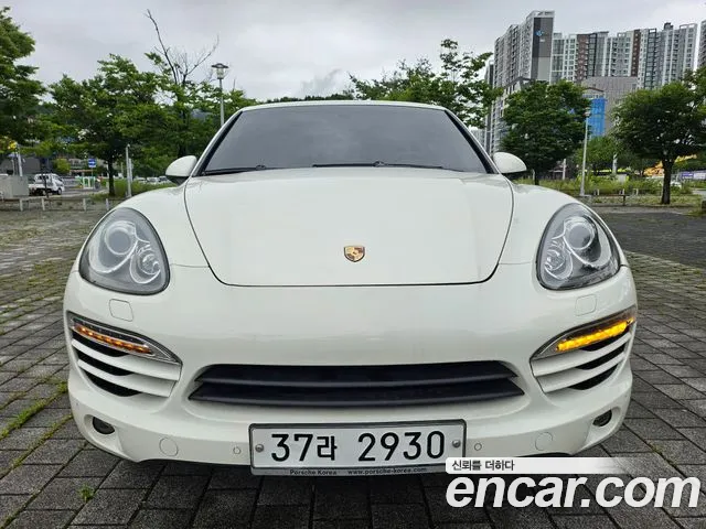 Porsche Cayenne 2011 thumb 3