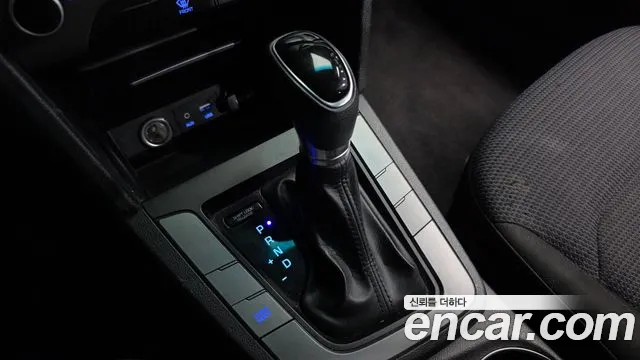 Hyundai Avante 2016 thumb 11