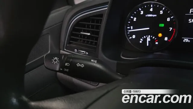 Hyundai Avante 2016 thumb 3