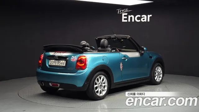 Mini Cooper Convertible 2018 thumb 12