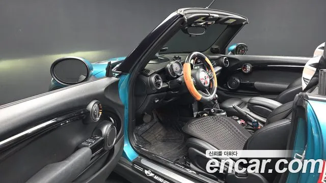 Mini Cooper Convertible 2018 thumb 5