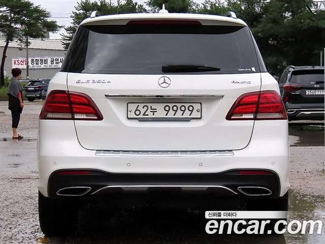Mercedes-Benz GLE-Класс 2017 thumb 10