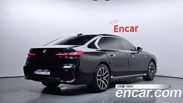BMW 7 серии 2025 thumb 10