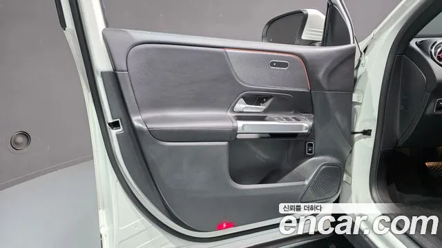 Mercedes-Benz GLB 2022 thumb 8