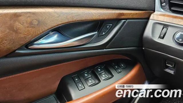 Cadillac Escalade 2015 thumb 11