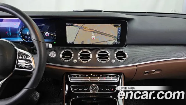 Mercedes-Benz E-Class 2019 thumb 7