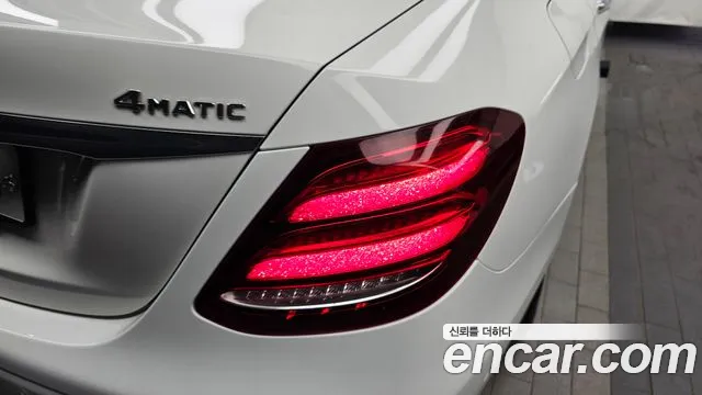 Mercedes-Benz E-Class 2019 thumb 4