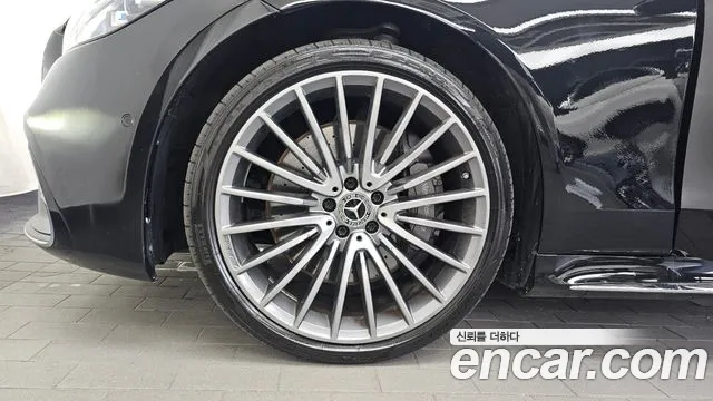 Mercedes-Benz S-Class 2025 thumb 12