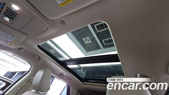 Ford Explorer 2021 thumb 3