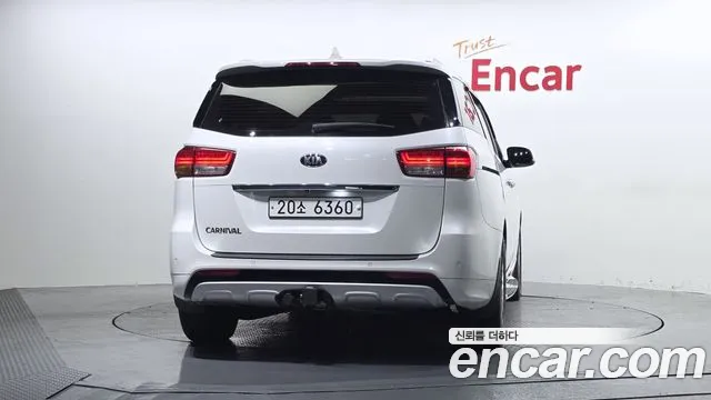 Kia Carnival 2014 thumb 2