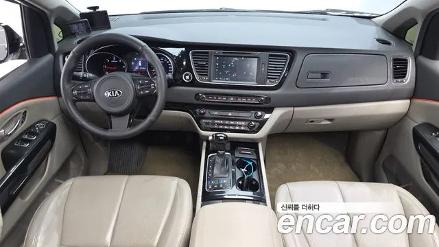 Kia Carnival 2014 thumb 7