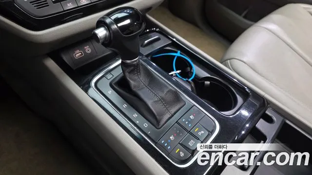 Kia Carnival 2014 thumb 9