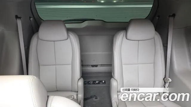 Kia Carnival 2014 thumb 3