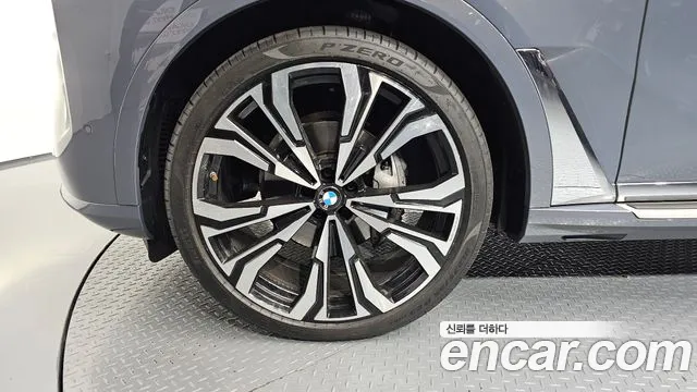 BMW X7 2023 thumb 9