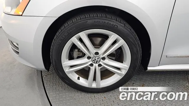Volkswagen Passat 2013 thumb 7
