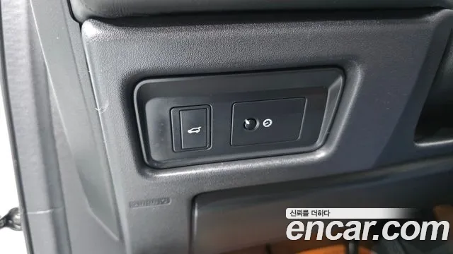 Land Rover Discovery Sport 2018 thumb 9