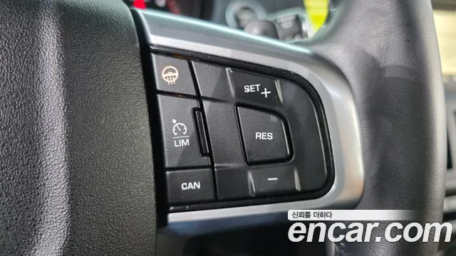 Land Rover Discovery Sport 2018 thumb 2