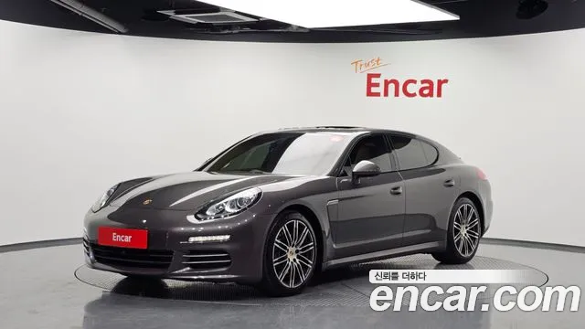 Porsche Panamera 2016 thumb 5
