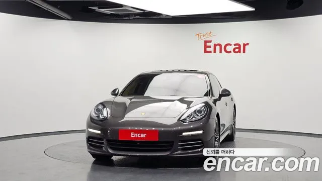 Porsche Panamera 2016 thumb 10