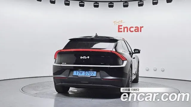 Kia EV6 2023 thumb 3