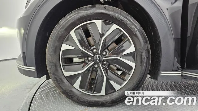 Kia EV6 2023 thumb 4