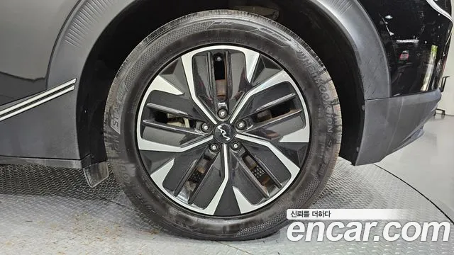 Kia EV6 2023 thumb 11