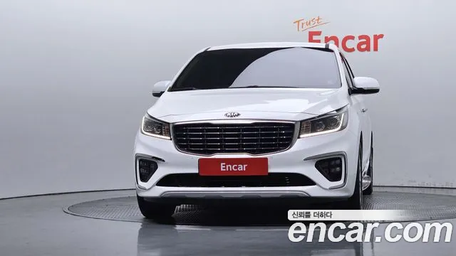 Kia Carnival 2017 thumb 10