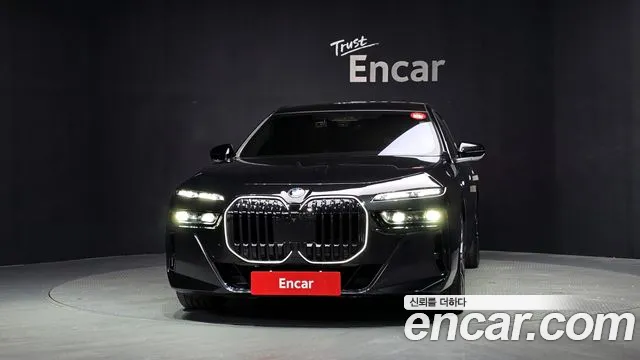 BMW 7 серии 2025 thumb 12