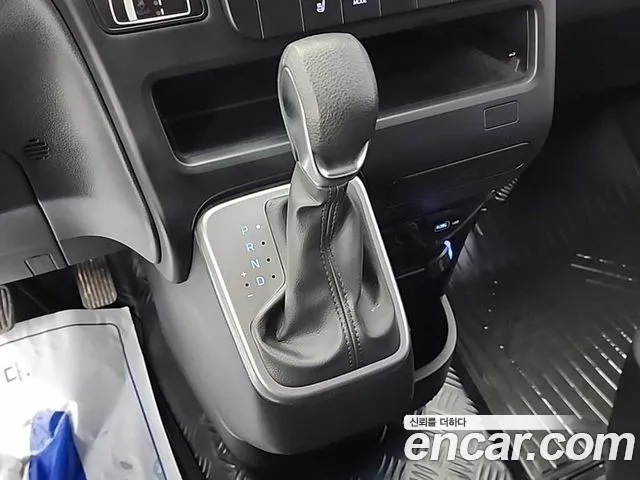 Hyundai Staria 2022 thumb 11