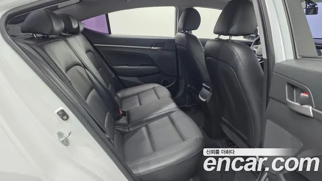 Hyundai Avante 2017 thumb 8