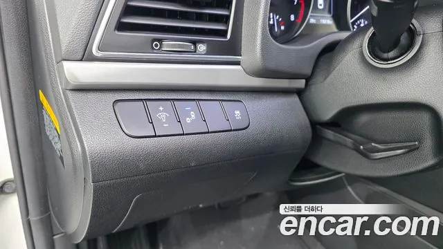 Hyundai Avante 2017 thumb 2