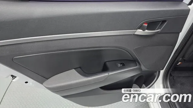 Hyundai Avante 2017 thumb 3